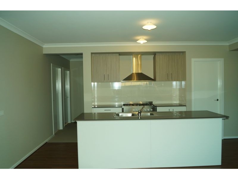 11 Macreadie Drive, Berwick VIC 3806