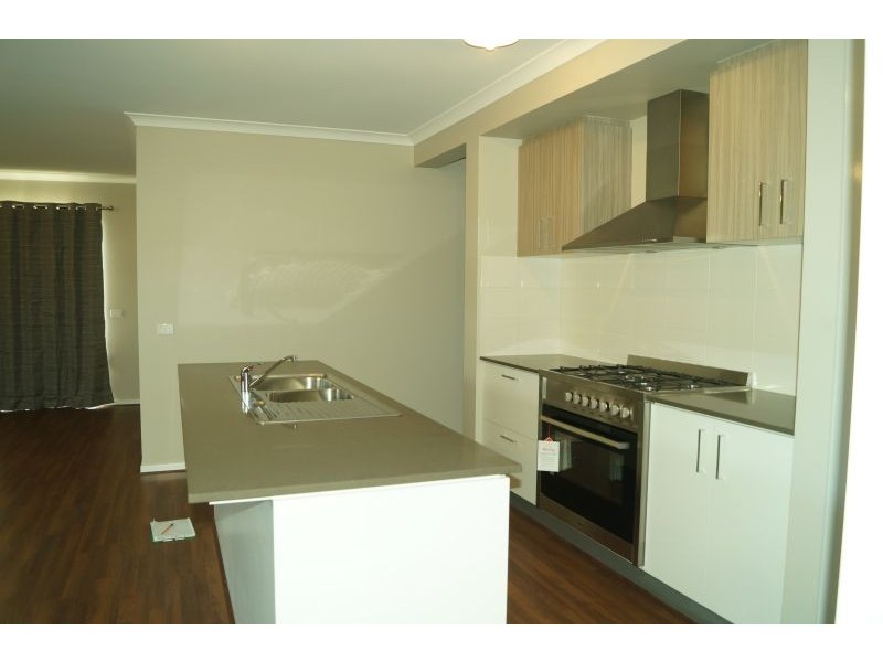11 Macreadie Drive, Berwick VIC 3806