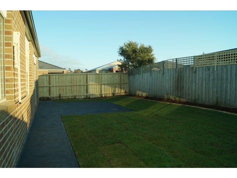 11 Macreadie Drive, Berwick VIC 3806