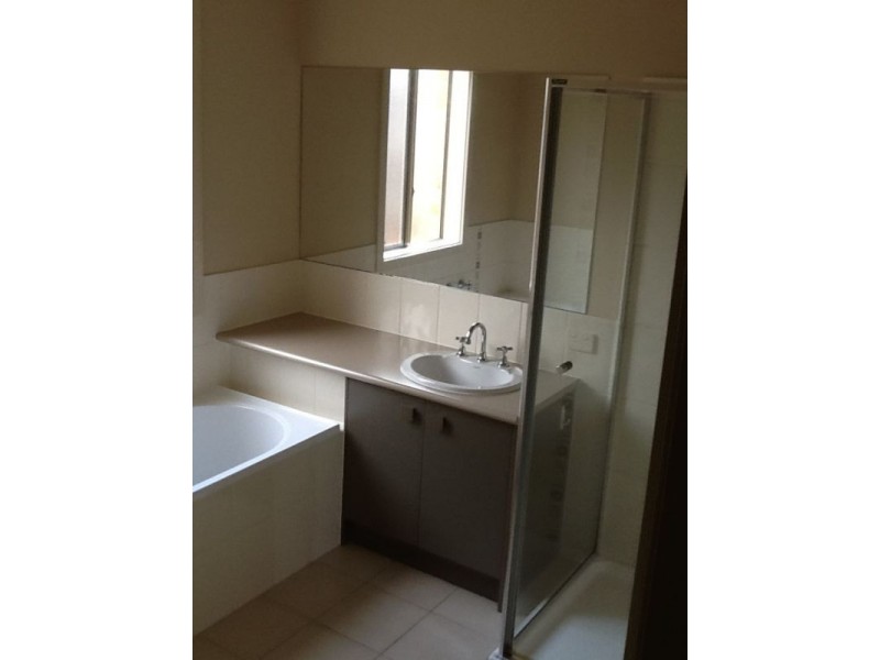 8 Alana Place, Berwick VIC 3806