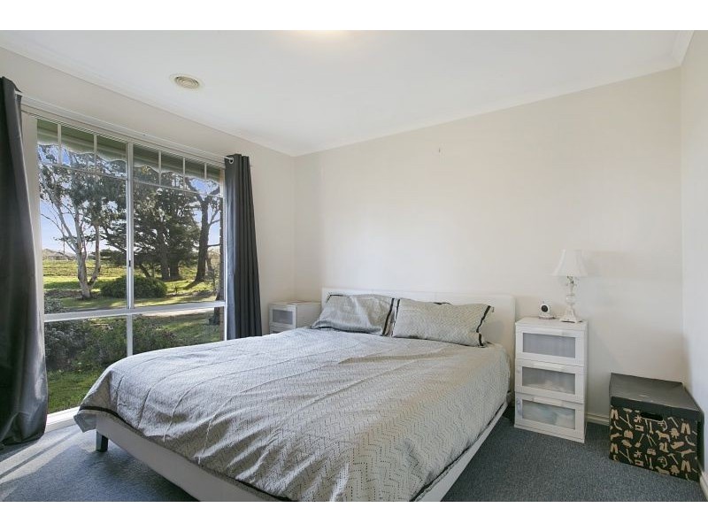 11 Alberta Way, Berwick VIC 3806