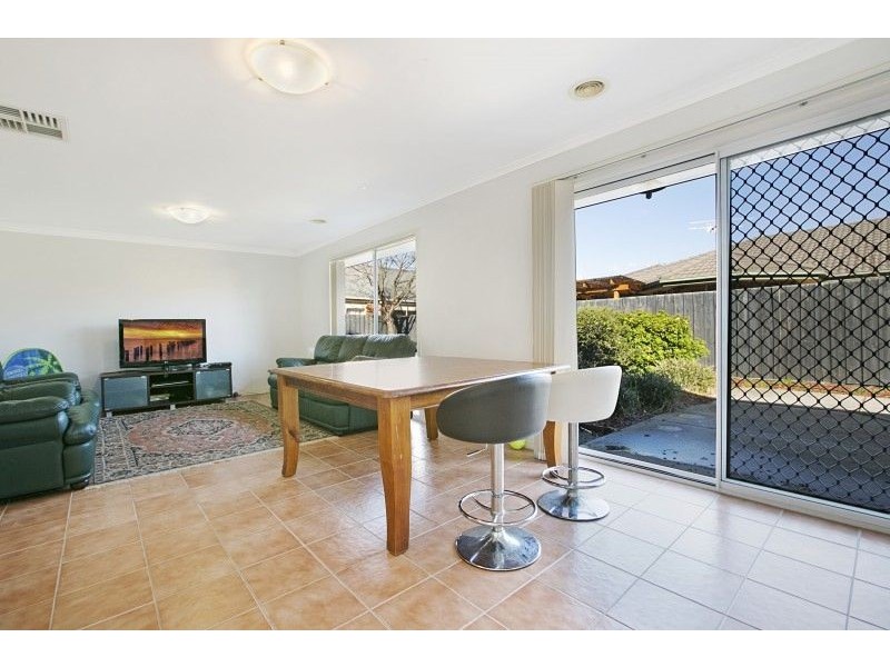 11 Alberta Way, Berwick VIC 3806