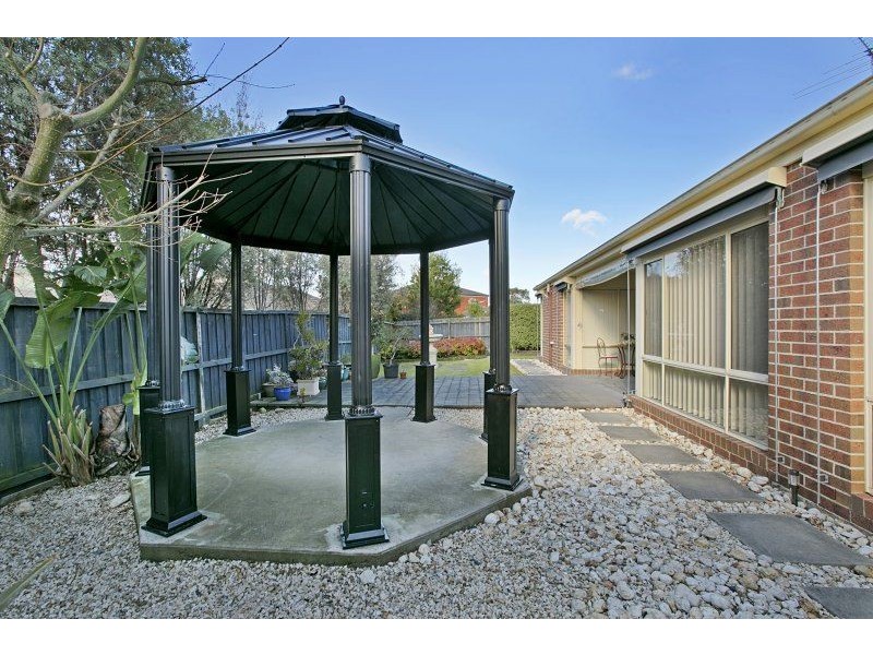 15 Alberta Way, Berwick VIC 3806