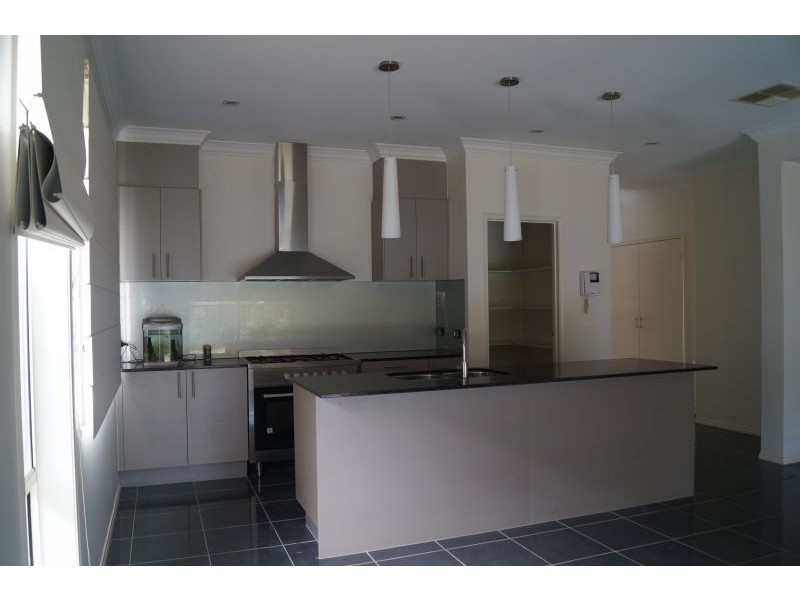 60 Selandra Blvd, Clyde North VIC 3978