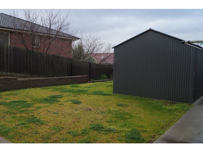 18 Ash Cres, Pakenham VIC 3810