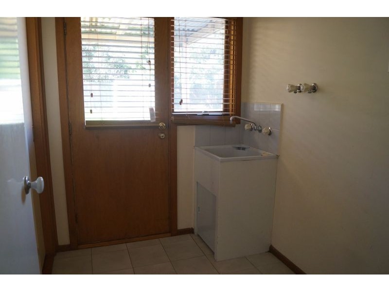 20 Florence Ave, Berwick VIC 3806