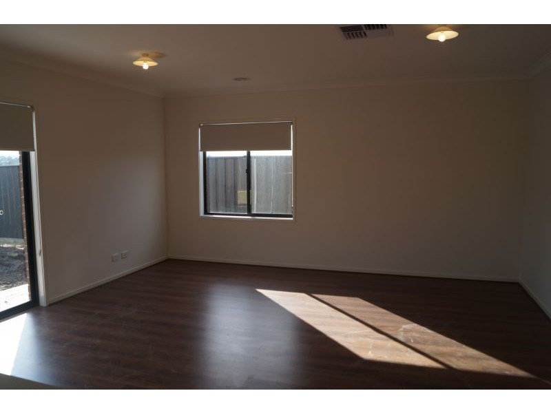 6 Chelan Court, Pakenham VIC 3810