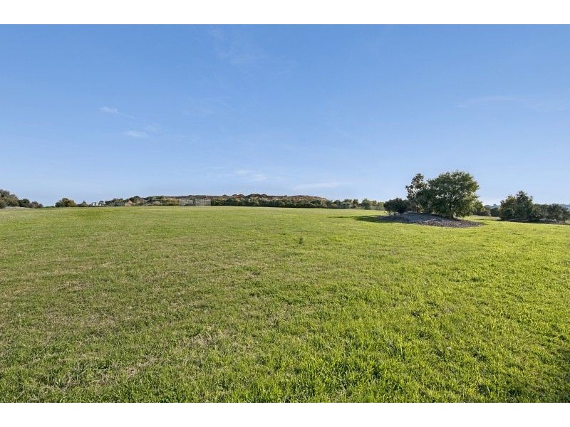 2 Rowson Grove, Clarinda VIC 3169