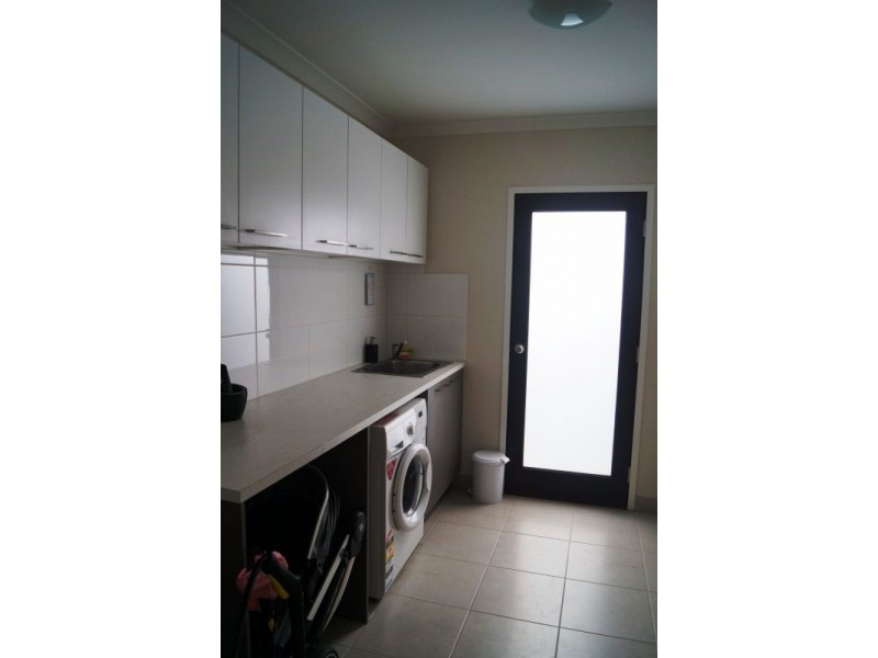 5 Pyrenees Road, Clyde VIC 3978