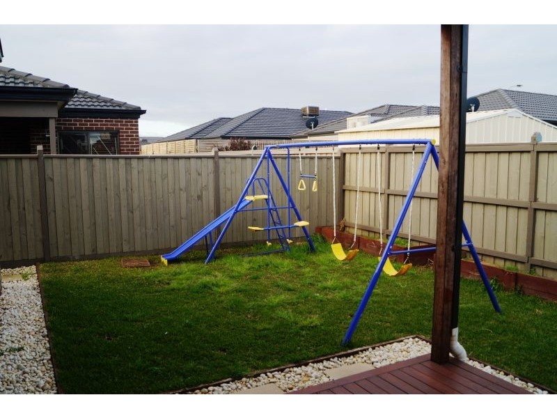 5 Pyrenees Road, Clyde VIC 3978