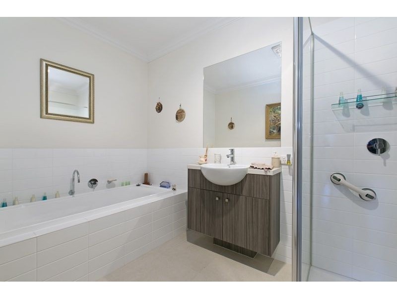 40 Cresthaven Boulevard, Berwick VIC 3806