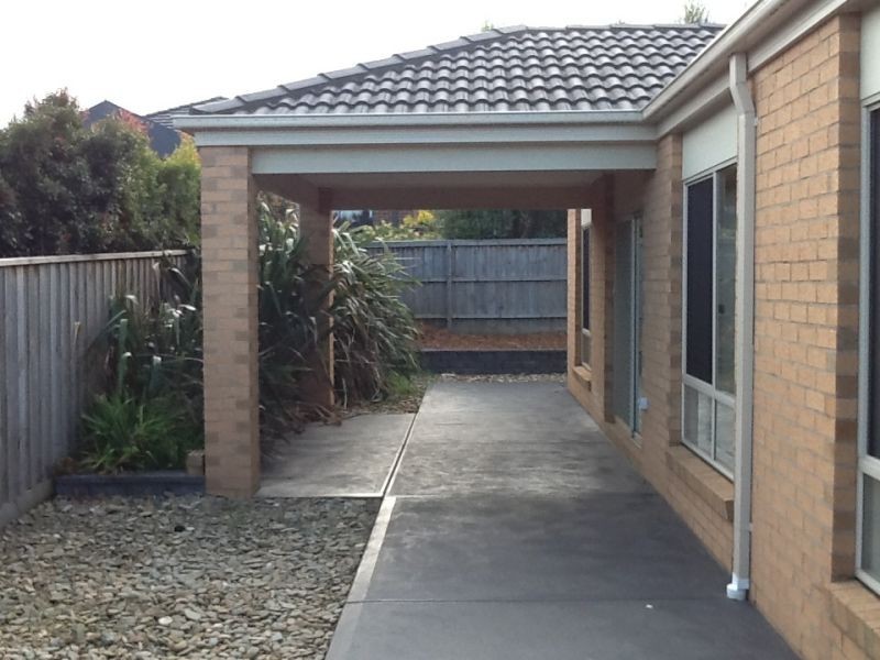 8 Alana Place, Berwick VIC 3806