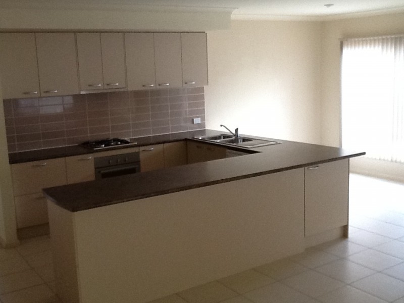 8 Alana Place, Berwick VIC 3806