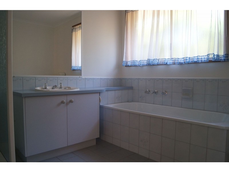 3 Lexcen Close, Berwick VIC 3806