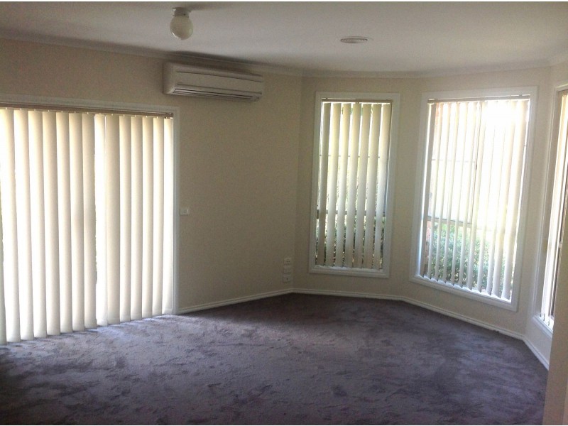 2 Enmore Court, Berwick VIC 3806