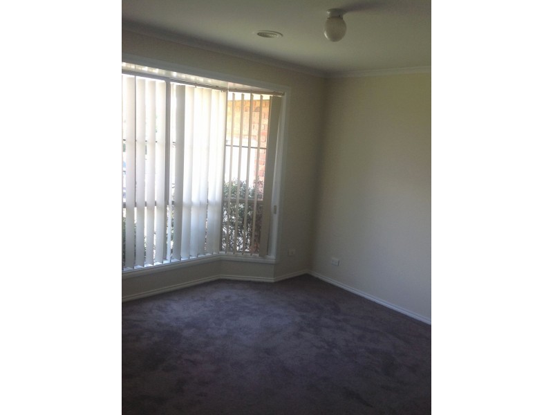 2 Enmore Court, Berwick VIC 3806