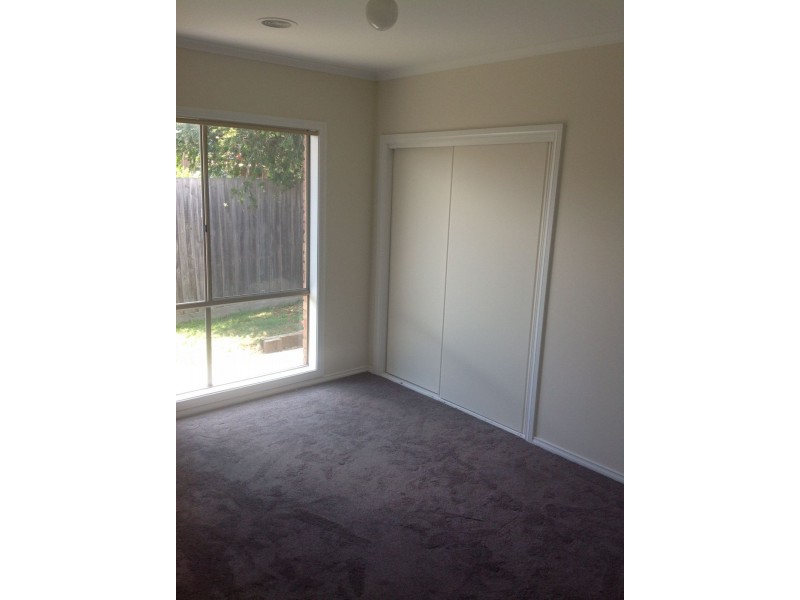 2 Enmore Court, Berwick VIC 3806