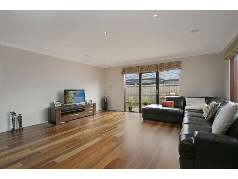 14 Teviot Street, Clyde VIC 3978