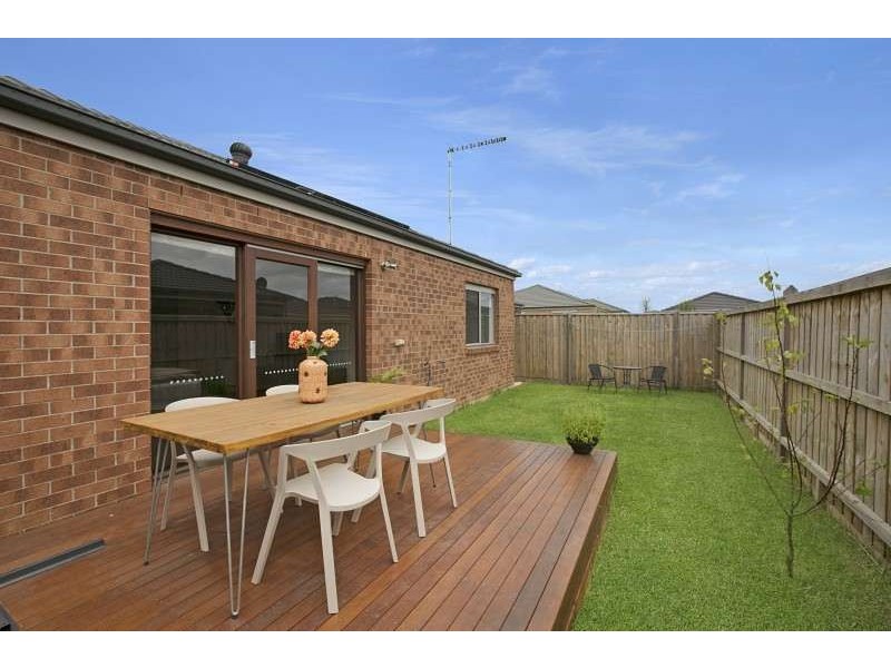 14 Teviot Street, Clyde VIC 3978