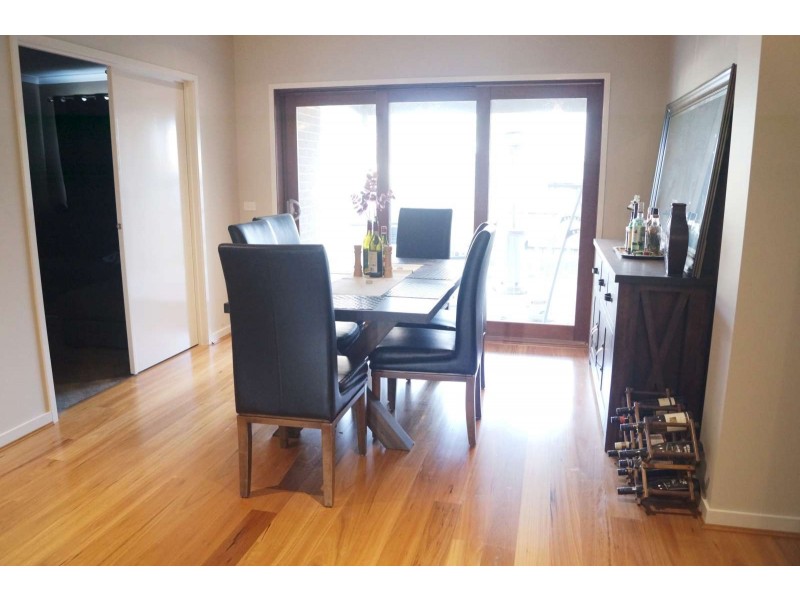 4 Amber Way, Officer VIC 3809