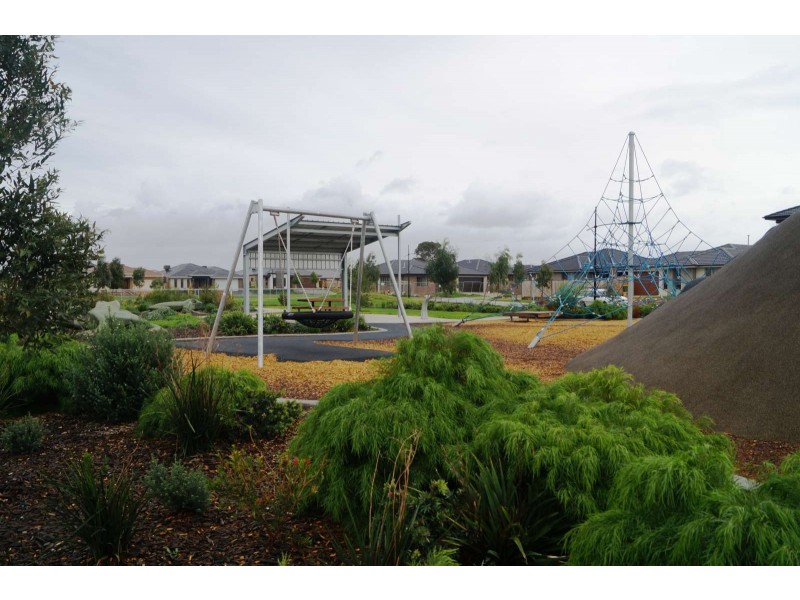 4 Amber Way, Officer VIC 3809