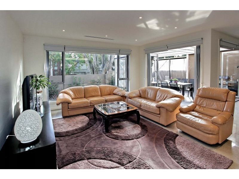 21 Mitchell Road, Caulfield North VIC 3161