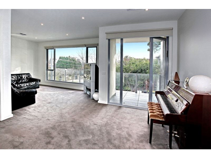 21 Mitchell Road, Caulfield North VIC 3161