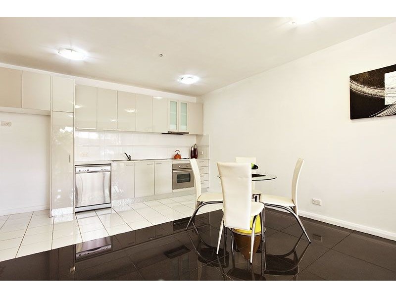 2/321 Orrong Road, St Kilda East VIC 3183