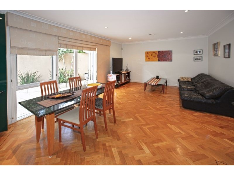 1/15 Fitzgibbon Crescent, Caulfield North VIC 3161