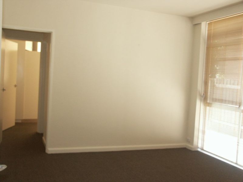 2/16 Westbury Grove, St Kilda East VIC 3183