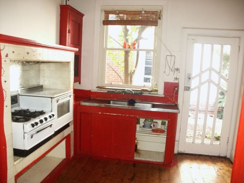 4 Carnarvon Road, Caulfield North VIC 3161