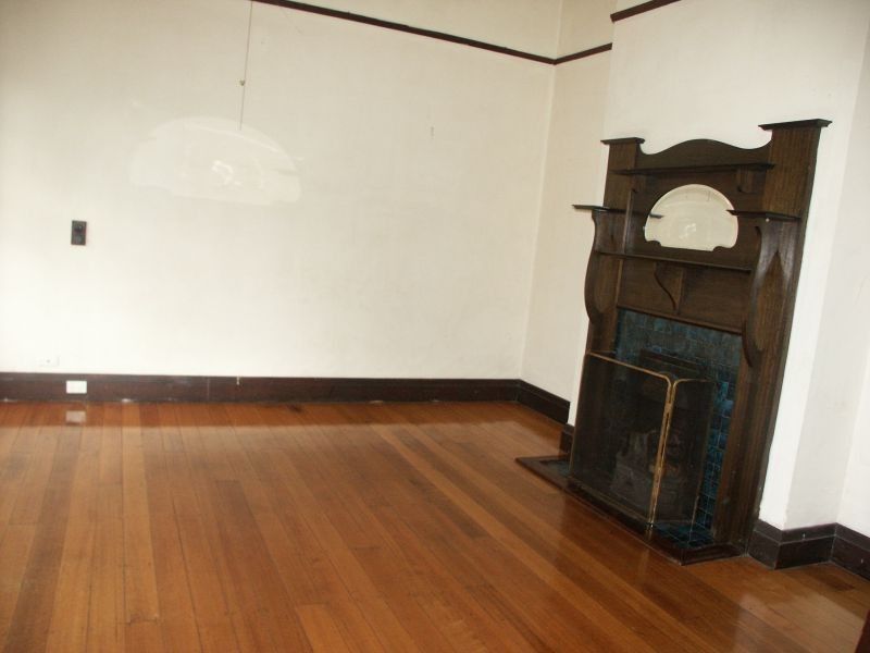 4 Carnarvon Road, Caulfield North VIC 3161