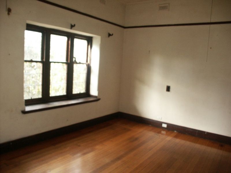 4 Carnarvon Road, Caulfield North VIC 3161