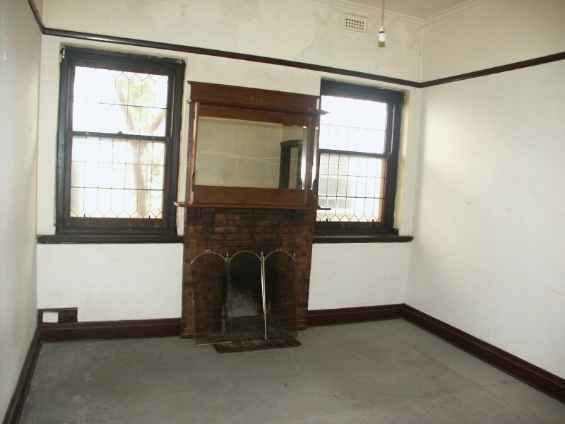 4 Carnarvon Road, Caulfield North VIC 3161