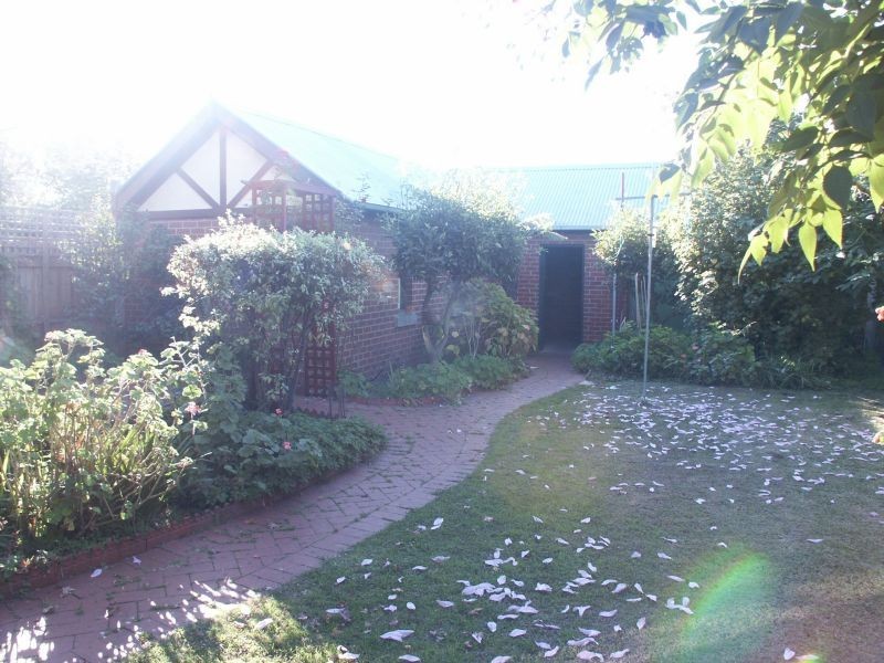 17 Chanak Street, Malvern East VIC 3145