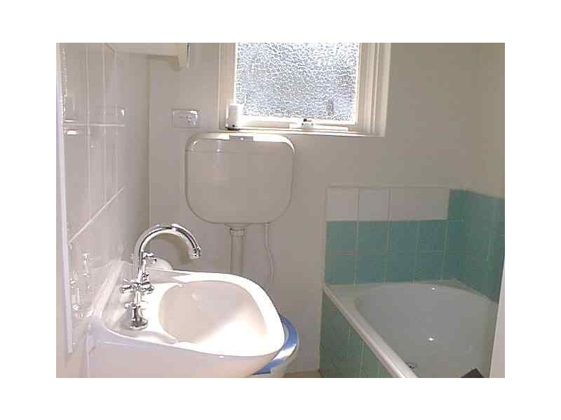 8/4 Fiona Court, St Kilda VIC 3182