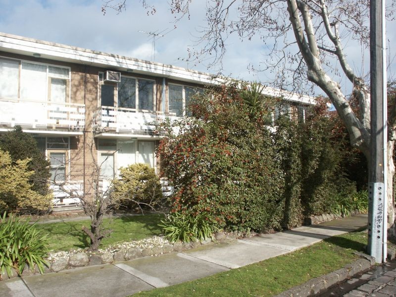 1/2 Erindale Avenue, Elsternwick VIC 3185