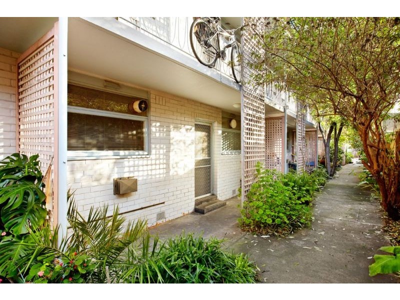 2/82 Pakington Street, St Kilda East VIC 3183