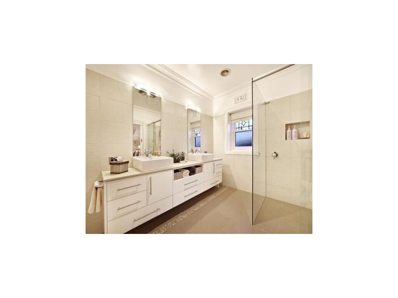 142 Bambra Road, Caulfield VIC 3162