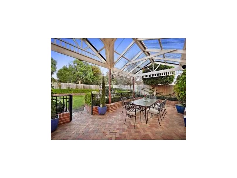 142 Bambra Road, Caulfield VIC 3162