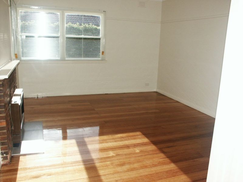 1/3 Parkmore Road, Bentleigh East VIC 3165