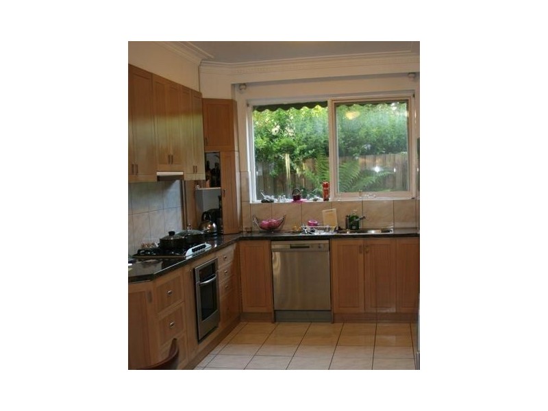 2/5 Sylverly Grove, Caulfield VIC 3162