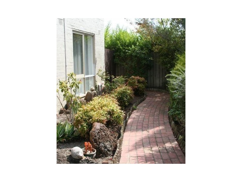 2/5 Sylverly Grove, Caulfield VIC 3162