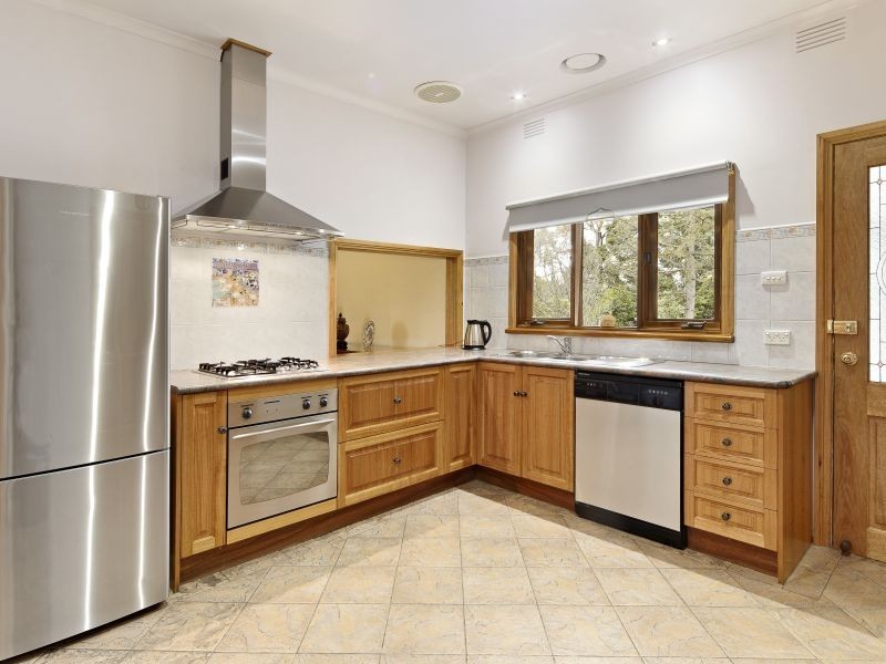 144 Thames Street, Box Hill North VIC 3129