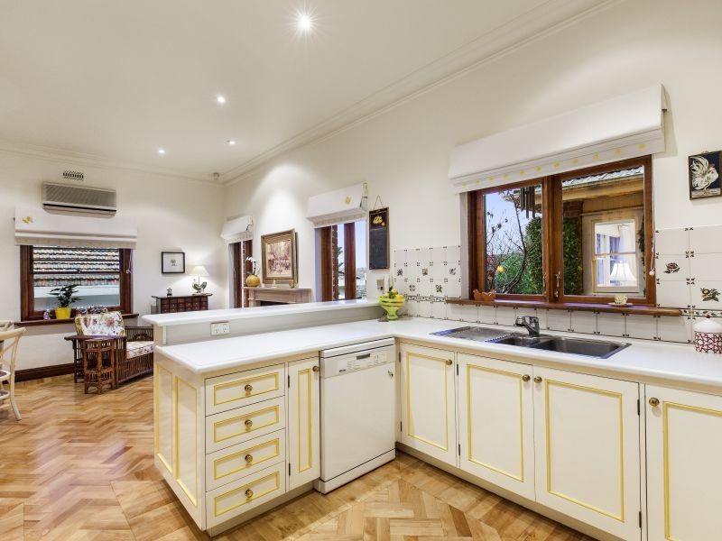 12 Crellin Grove, Camberwell VIC 3124