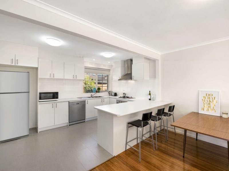 2/210 Warrigal Road, Camberwell VIC 3124