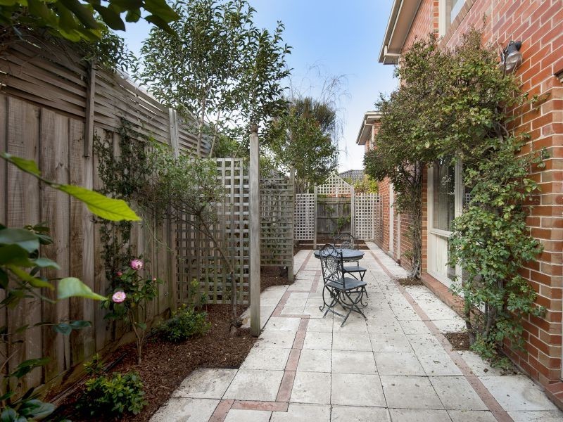 2/11 Wilmot Street, Malvern East VIC 3145