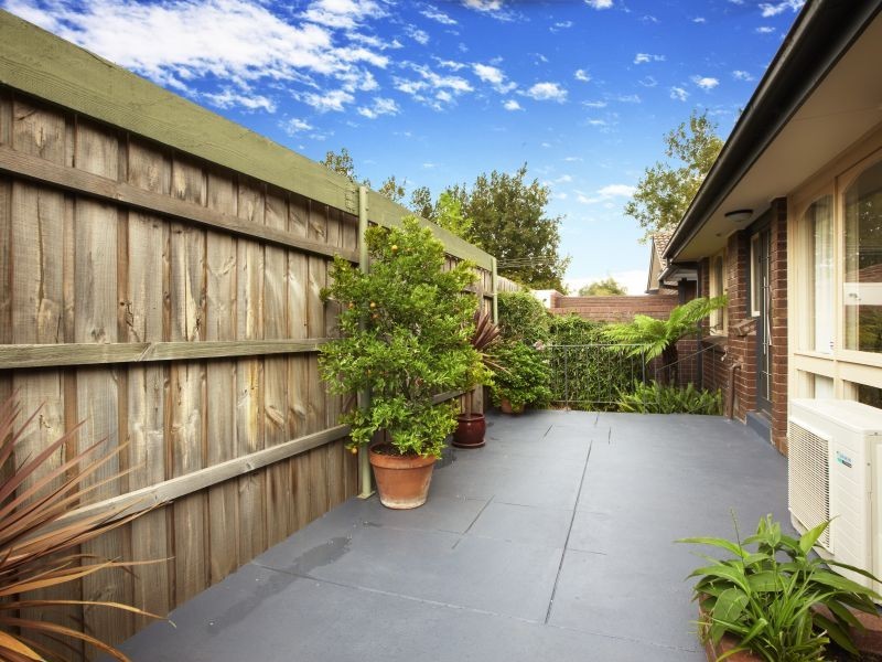 2/37 Iris Road, Glen Iris VIC 3146