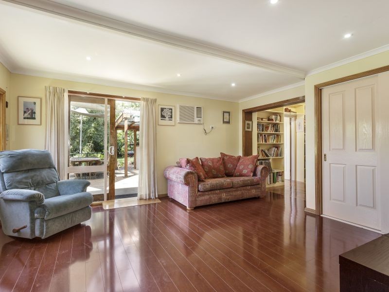 10 Edinburgh Road, Blackburn South VIC 3130