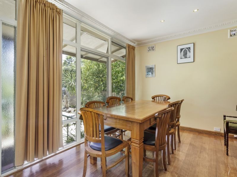 10 Edinburgh Road, Blackburn South VIC 3130